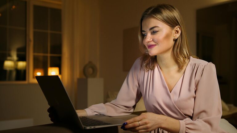 How to Plan the Perfect Screen-Light Evening at Home